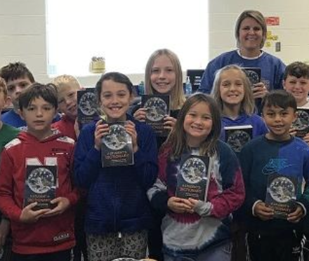 wahoo-kiwanis-dictionary-donation